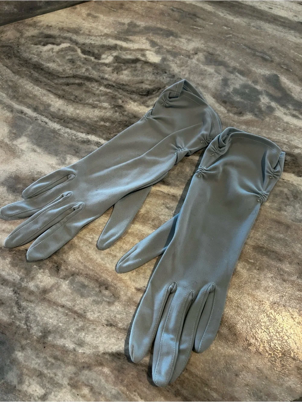 Vintage 1950’s women’s gloves Light Blue size S